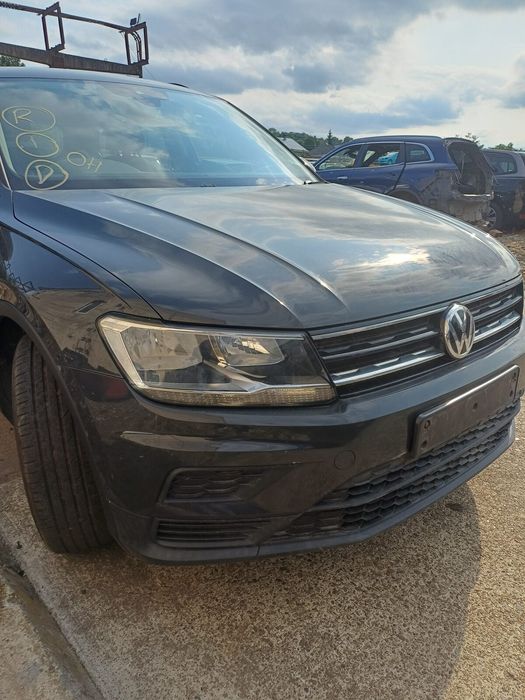 Fata completa Volkswagen Tiguan 2017