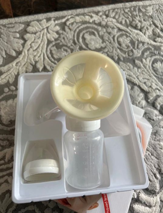 Pompă de sân manuală