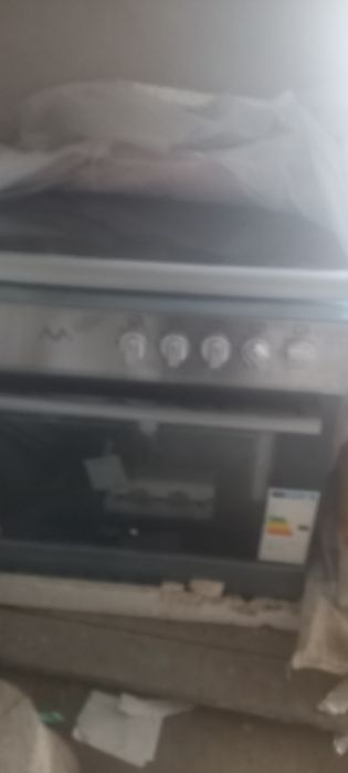 Газ плита с духовкой