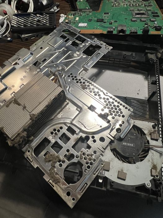 Mentenanta Console PlayStation & Xbox | Curatare Upgrade Reparatii