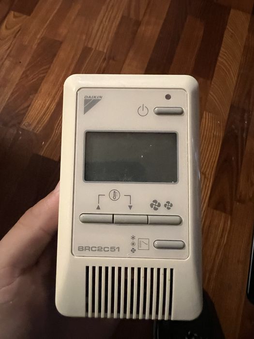 Daikin стенни дистанционни BRC2E52C7, BRC2C51