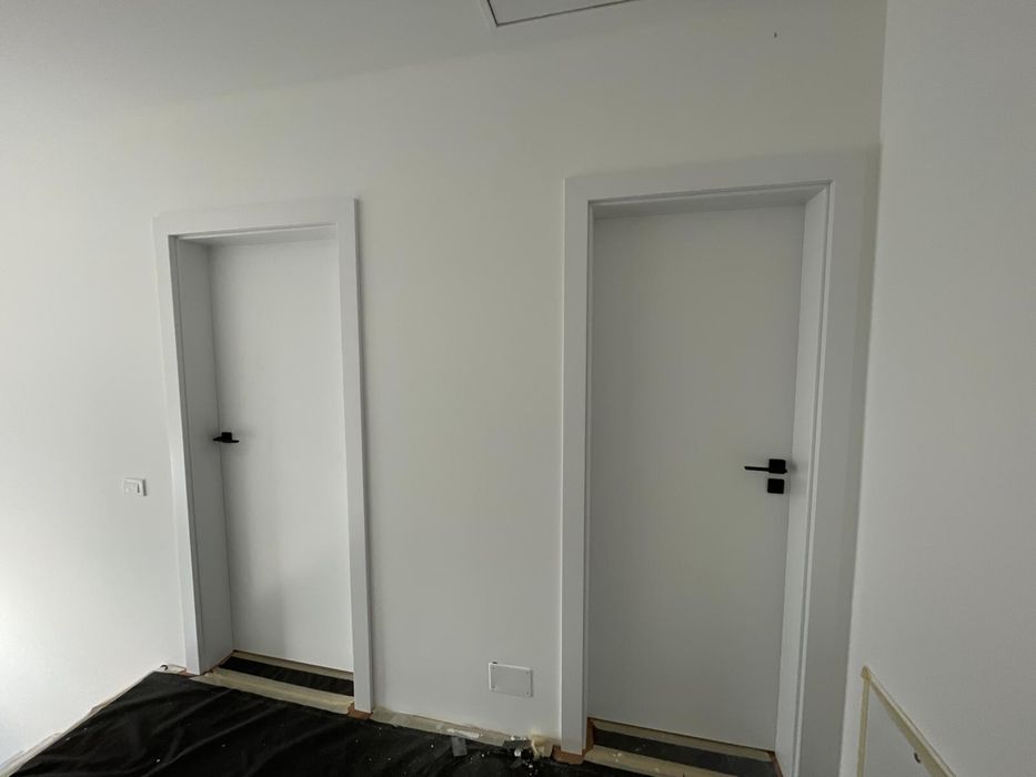 Vând ușă+toc PORTA DOORS noua, model VECTOR T, vopsea premium alba