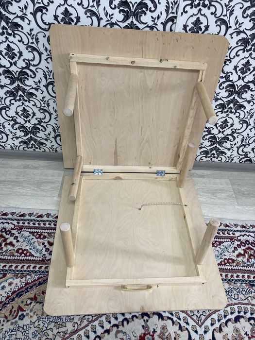 Азиатские столы чемодан