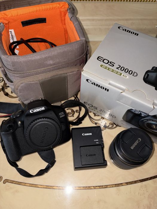 Продаю Canon EOS 2000D в идеальном состоянии