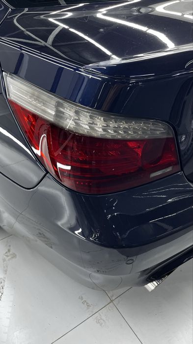 Продам задние фонари BMW E60 рест оригинал.Цена за пару
