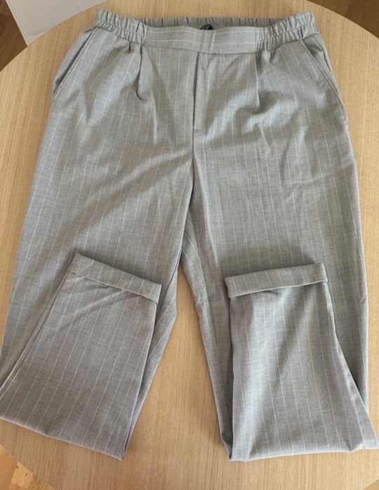 Pantaloni eleganti cu dungi