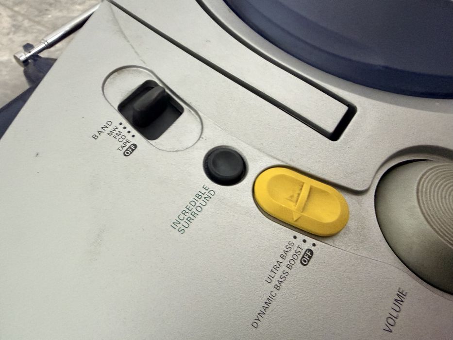 Минисистема Philips AZ2000  AM/FM Radio CD Cassette Player