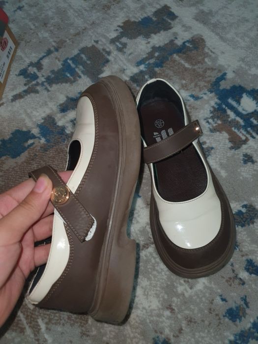 Продам детские стильные туфли