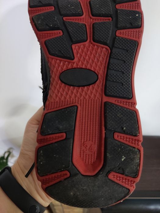 Продам осенние ботинки на мальчика