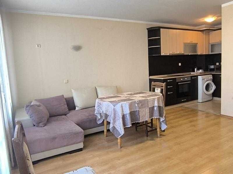 Дава се под наем Двустаен апартамент в Бургас, Изгрев - 60 кв.м за 433.5 € - Снимка #2