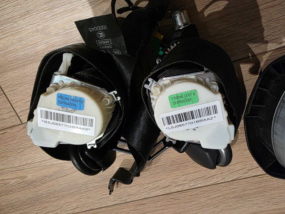 Vând Kit Airbag Skoda.
Airbag volan Airbag+ capac pasager,
centuri