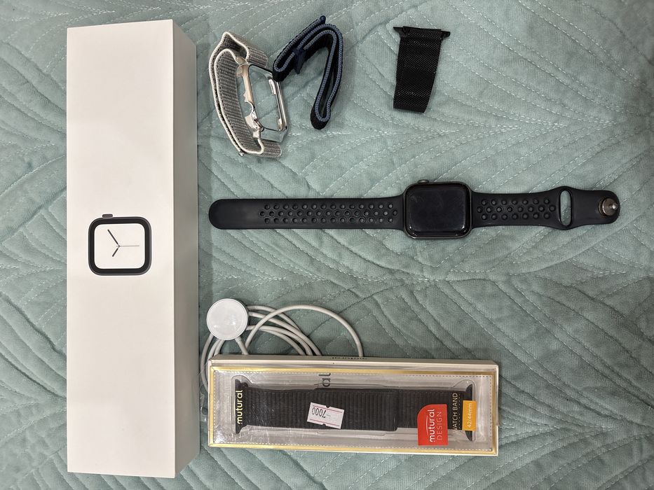 Apple watch 4 в хорошем состоний
