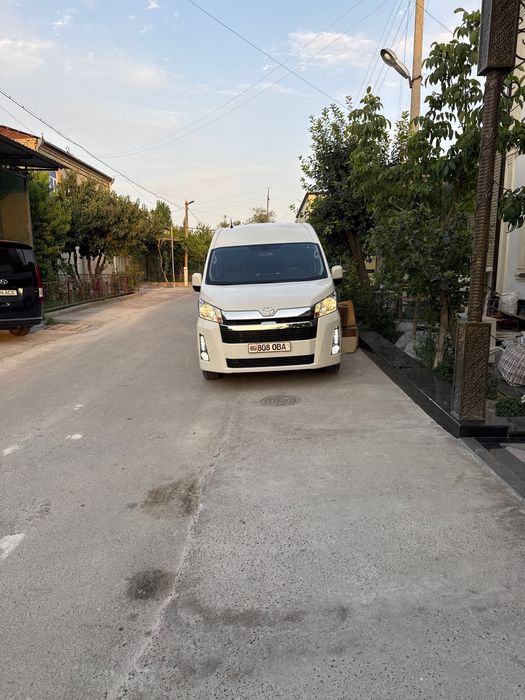 Микроавтобус Тойота Хайс H300