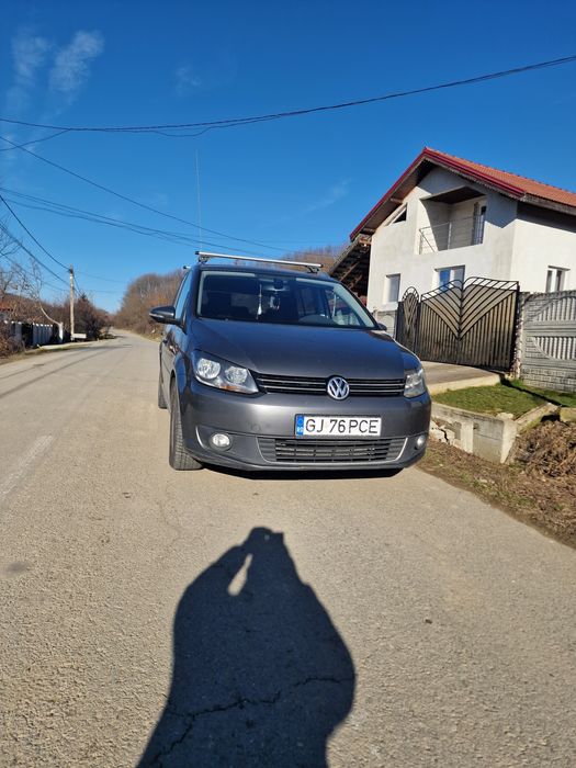Vând vw touran 1.6 2012