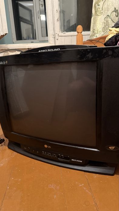 Телевизор LG в хорошем состоянии