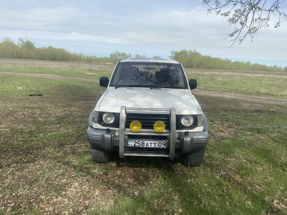 Продаю мицубиси паджеро