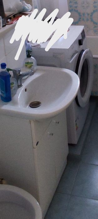 Vând set chiveta plus dulap la 38  ron