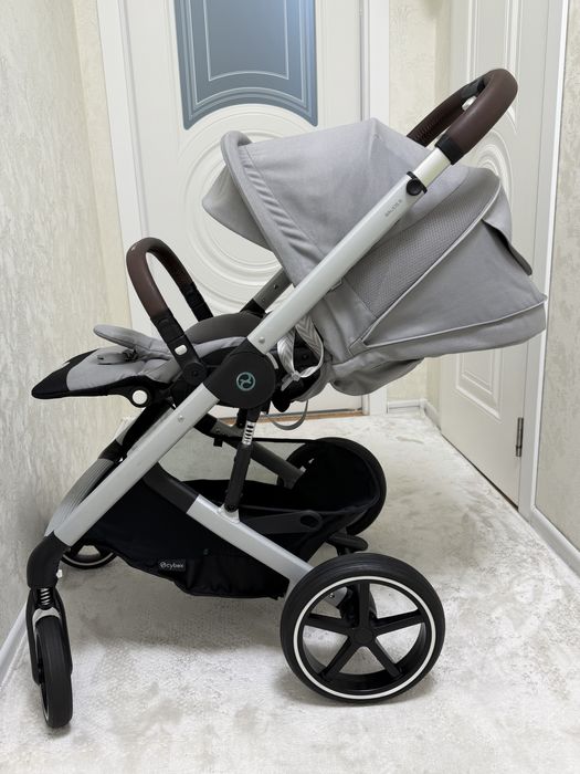 Коляска прогулочная