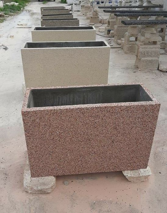 Jardiniere , ghivece, vaze,  prefabricate din beton