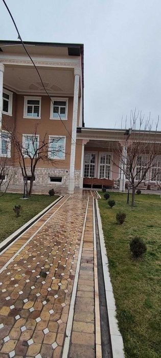 ул.А.Каххара Яккасарай Тухона 10-сот 11-комн 372 м² 2-этажа бассейн