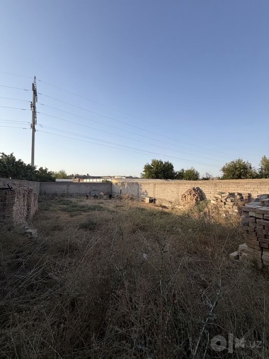 Nazarbek xarakata 3.6 sotix yer sotiladi