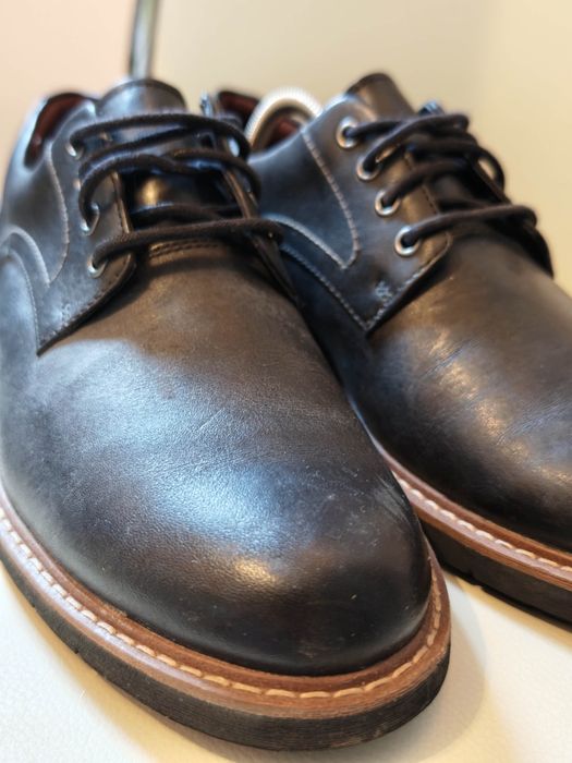 Обувки Clarks 

Кожени обувки Batcombe Hall тип Derby,