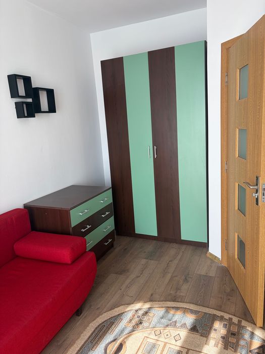 Închiriez ap 2 camere