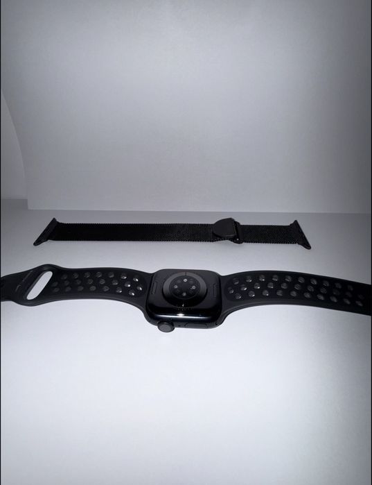 [URGENT] Vand Apple Watch Series 7 NIKE + Carcasa protectie + bratara metalică