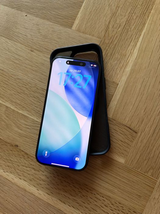 Продавам iPhone 16 pro