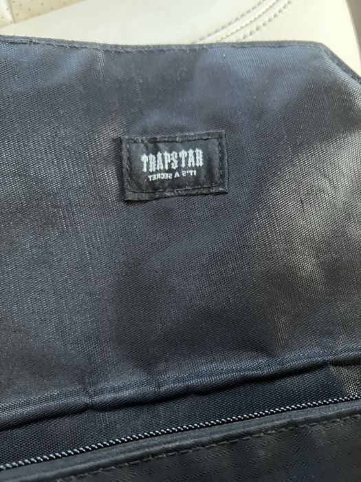 Trapstar чанта нова