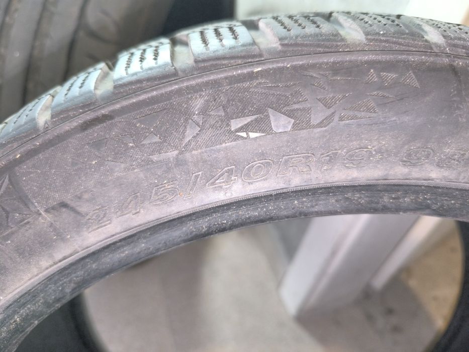 Продавам два броя зимни гуми.NEXEN -245/40/19