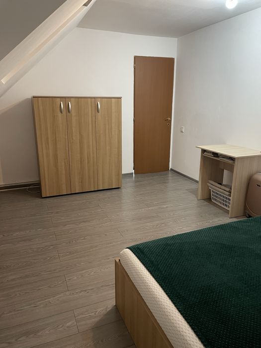 Inchiriez apartament zona Cedonia 3 camere