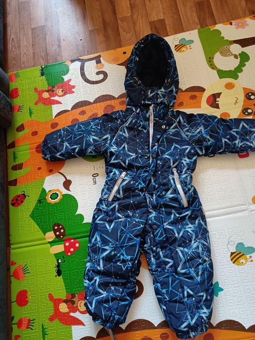 Продам детский зимний комбинезон Reima