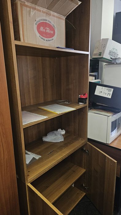 Офисные шкафы, столы, тумбочки