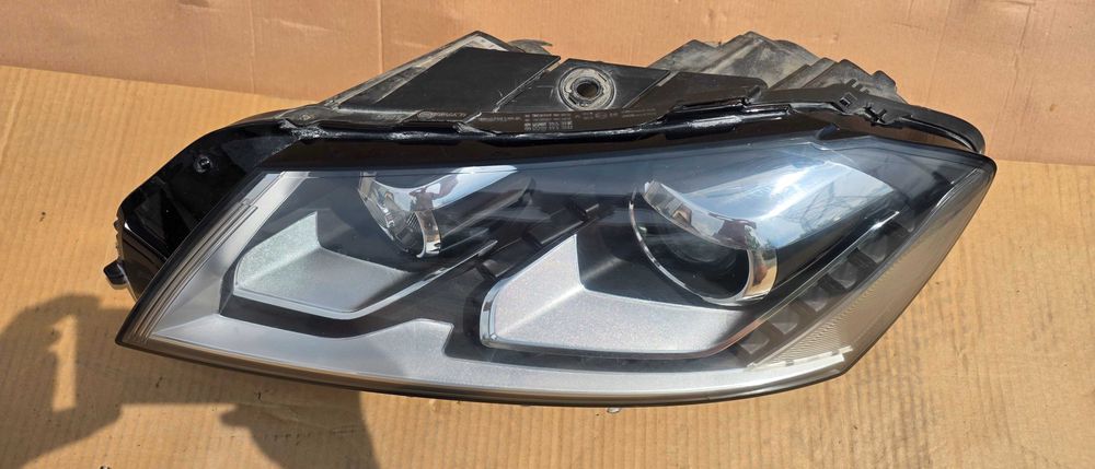 Far stanga Bi-Xenon Vw Passat B7 2011 / 2012 / 2013 2014