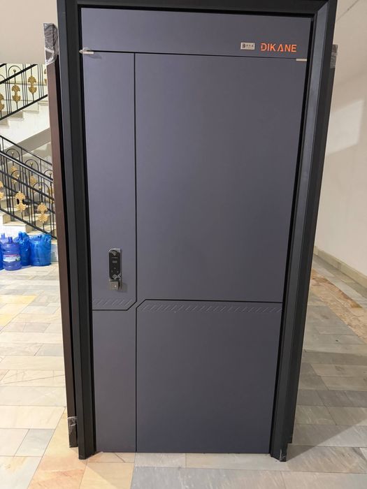 Sifatli temir eshik sotiladi, mustahkam va ishonchli