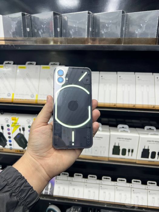 Nothing phone 1  orta holatda sotilad