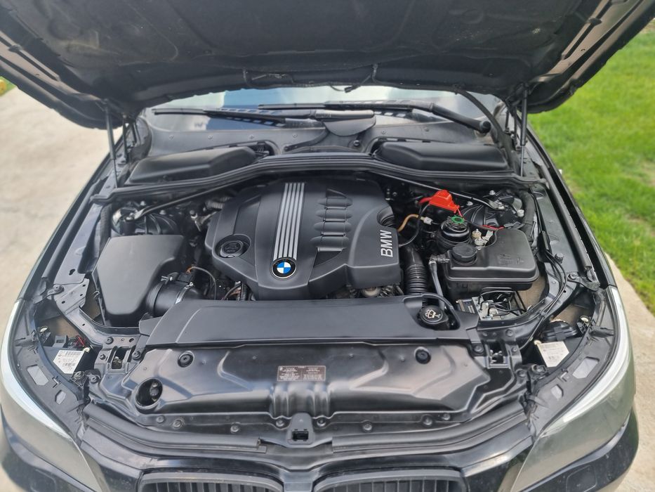 Vând BMW Seria 5 E61 (Touring), model Facelift, fabricație 11.2009. Mașina este întreținută riguros, cu toate intervențiile mecanice majore efectuate