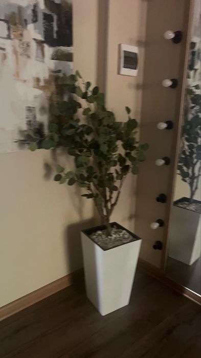 Искусственные цветы для дома и ресторана.