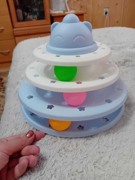 Легло за коте банан, играчка за коте с топчета