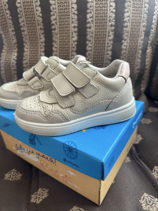 Десткие кроссовки Котофей