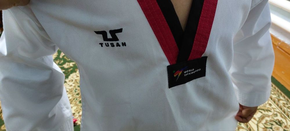 Форма для тхэквондо и вся экипировкаа