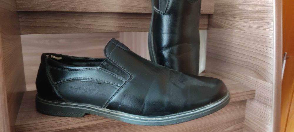 Продам школьные туфли на подростка