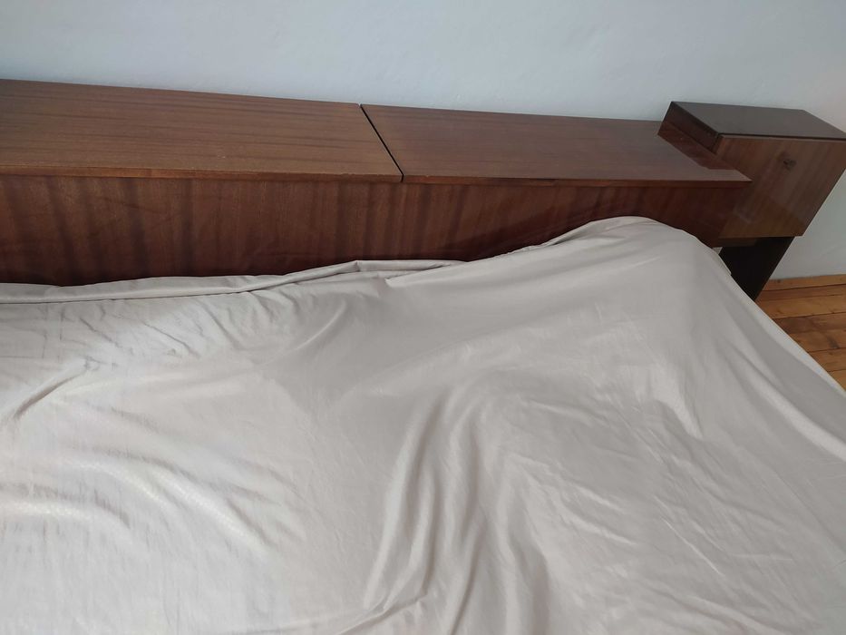 Подарявам спалня и матраци към нея