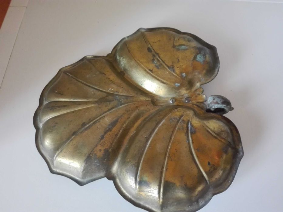 Съдове от цветен метал.