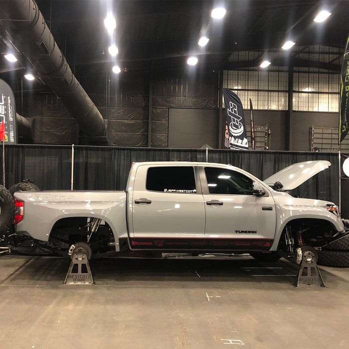 Подставки для машин