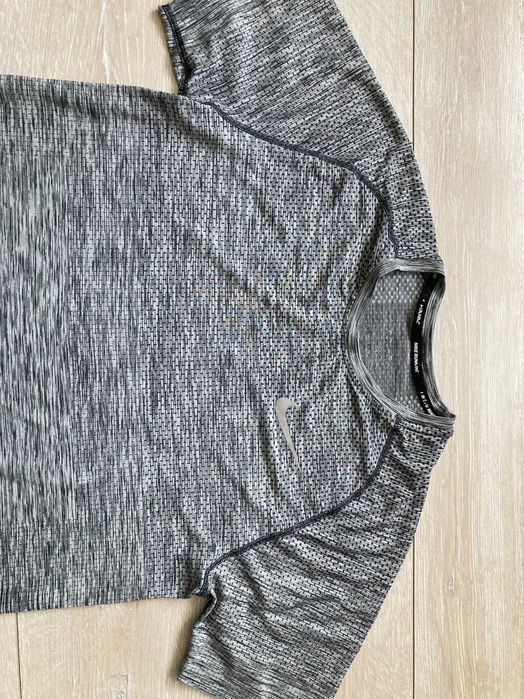 Найк Nike Techknit Running Dri Fit мъжка тениска за тичане размер М