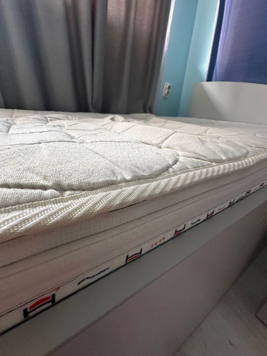 Еднинично легло с матрак нани