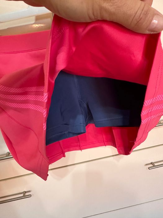 Дамски шорти за тренировка с пола adidas