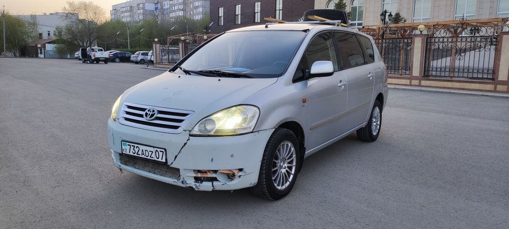 Toyota avensis verso